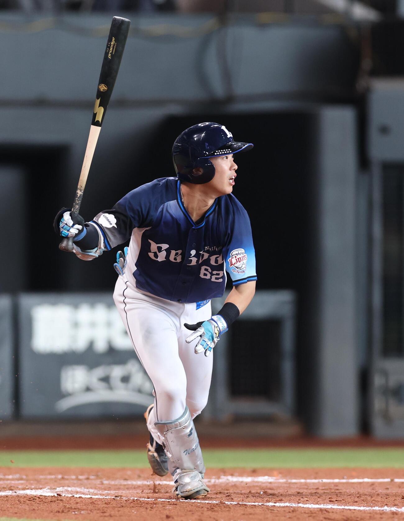日本ハム対西武　5回表西武無死三塁、適時打を放つ滝沢夏央（撮影・黒川智章）