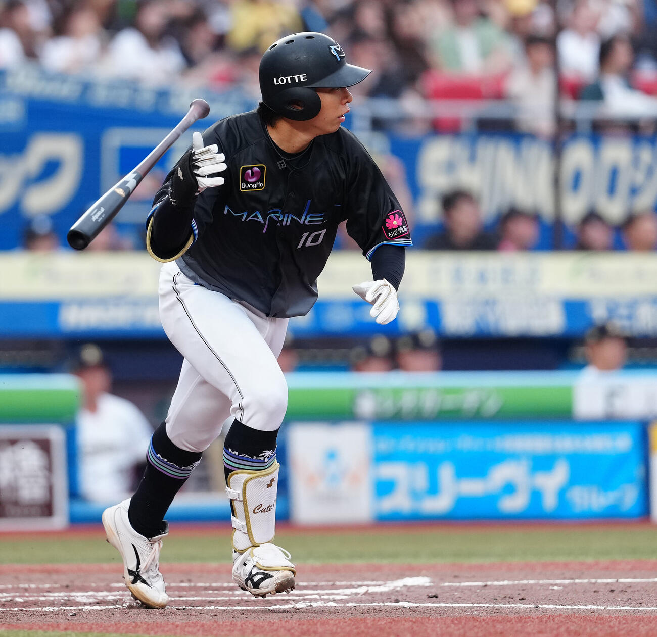 ロッテ対オリックス　2回裏ロッテ無死満塁、2点適時打を放つ上田希由翔（撮影・鈴木どり）