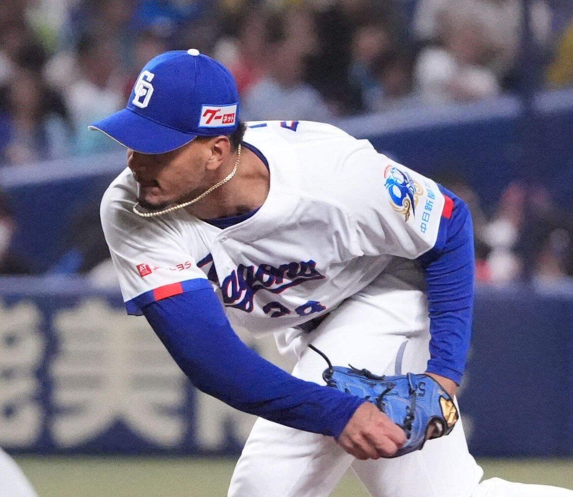 中日対広島　8回表、中日4番手で登板するアルベルト・アブレウ（撮影・森本幸一）