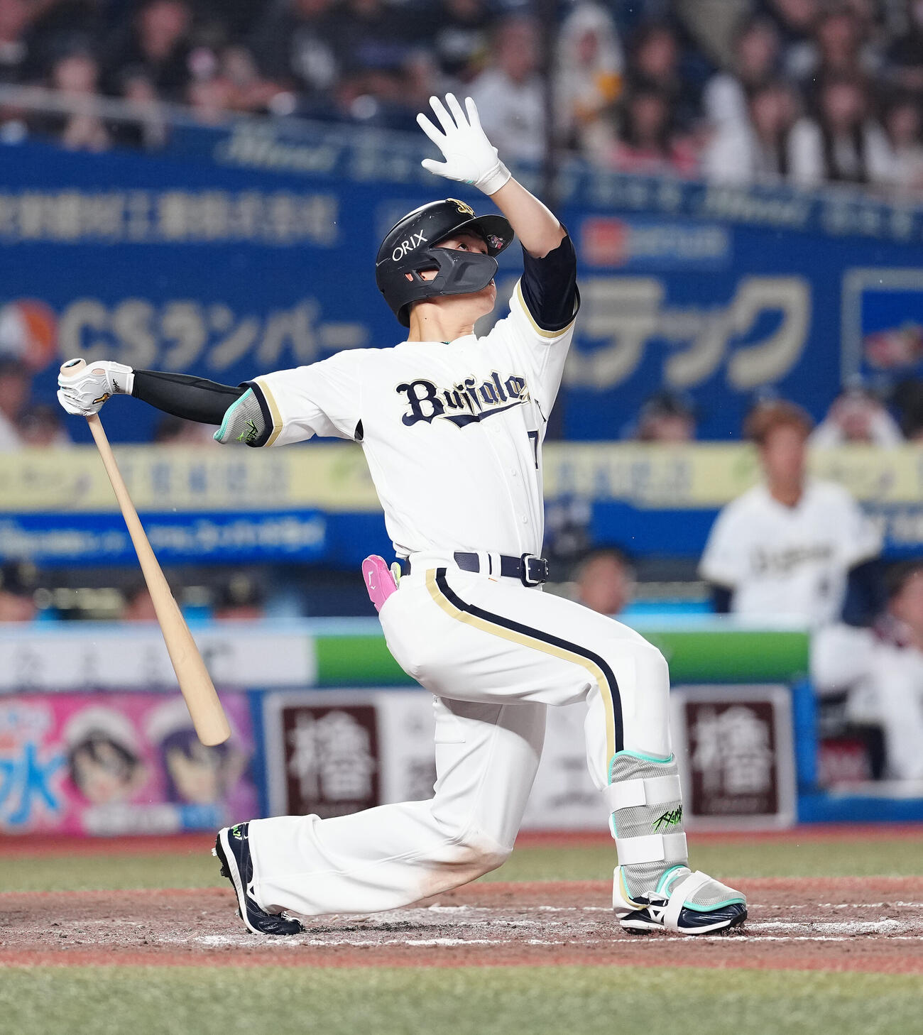 ロッテ対オリックス　9回表オリックス2死、右越え本塁打を放つ西川龍馬（撮影・鈴木どり）
