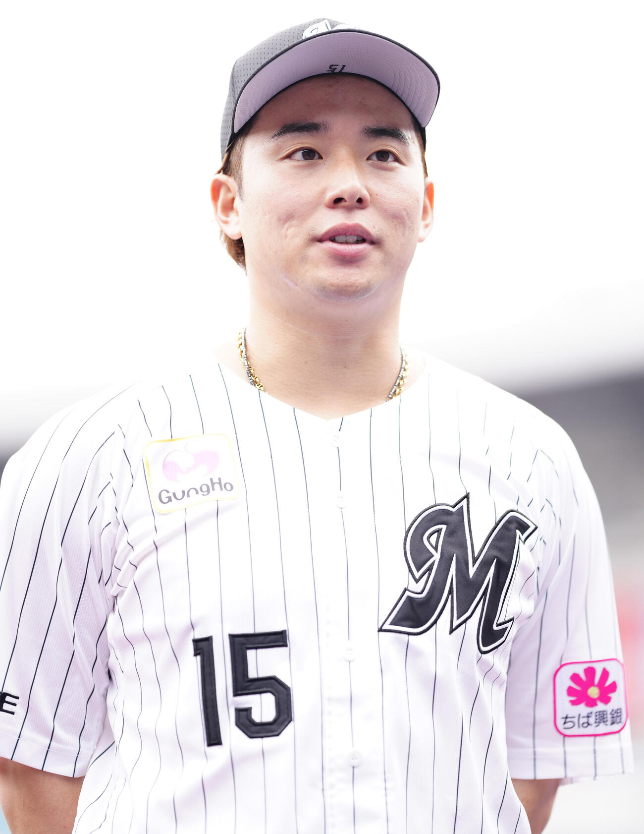 監督推薦でオールスターに選ばれ、取材に応じるロッテ横山陸人（撮影・鈴木みどり）