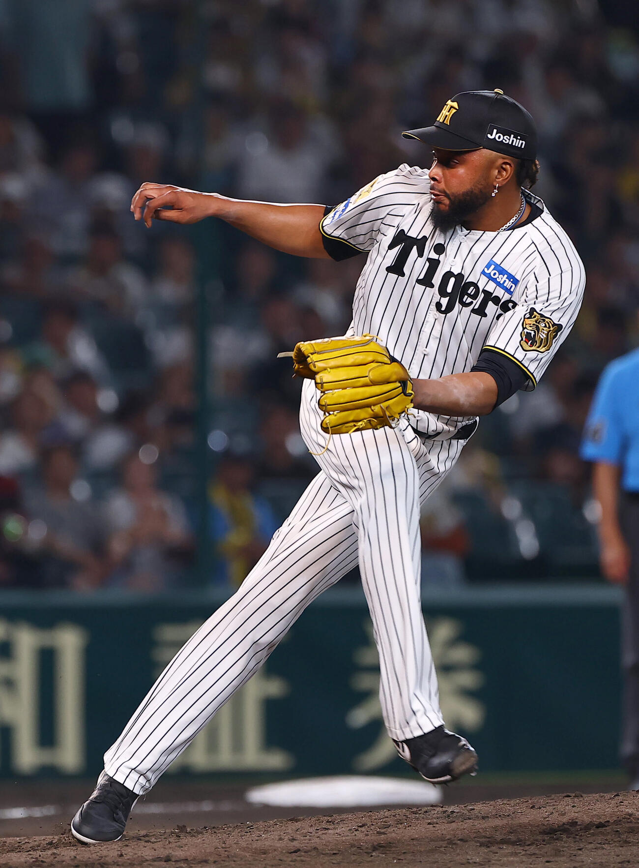 阪神対ヤクルト　阪神4番手のラファエル・ドリス（撮影・上田博志）