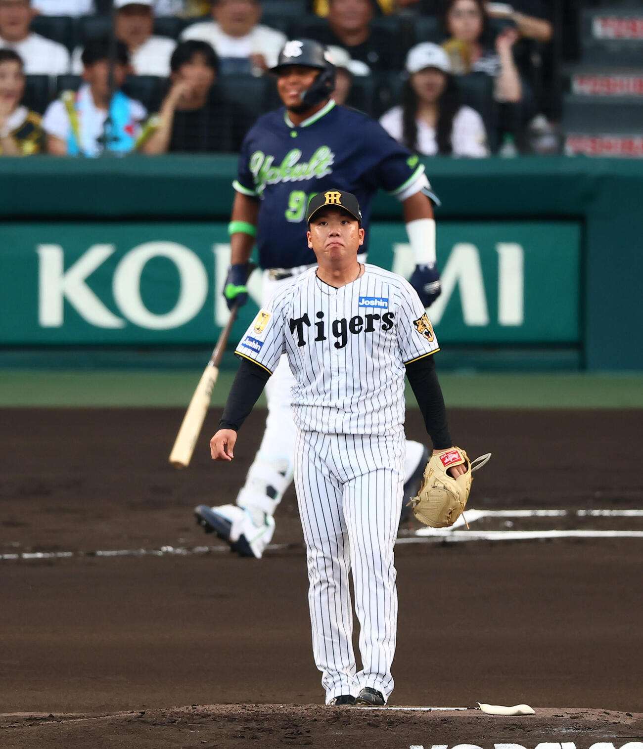 阪神対ヤクルト　1回表ヤクルト2死満塁、村上頌樹はレアンドロ・セデーニョを遊直に仕留める（撮影・加藤哉）