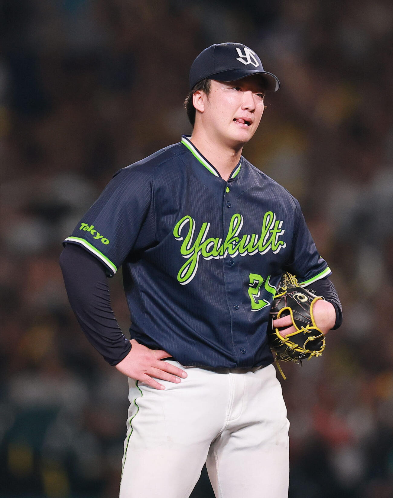 阪神対ヤクルト　7回裏阪神1死一塁、吉村貢司郎は佐藤輝明に2点本塁打を浴び悔しがる（撮影・上山淳一）