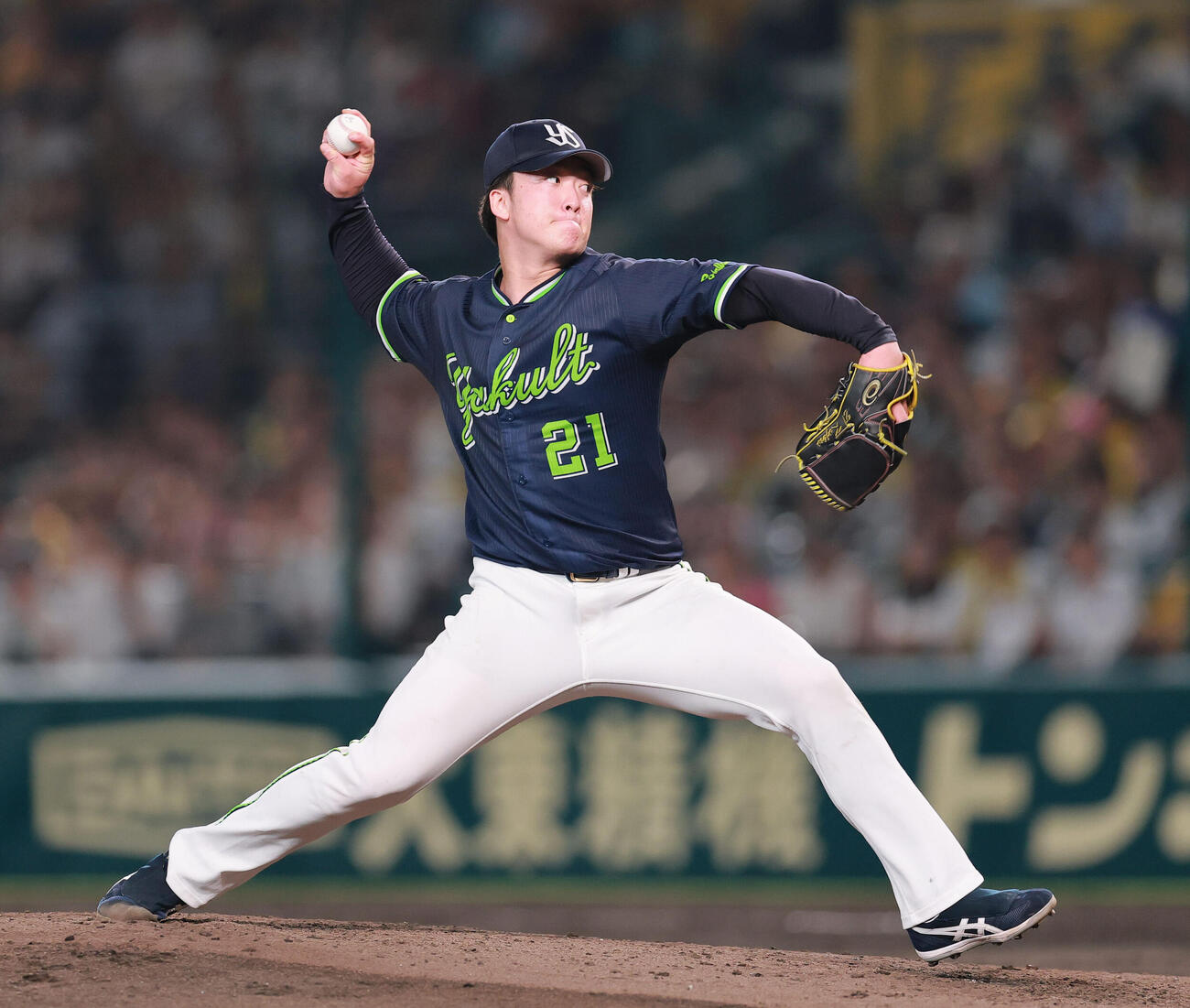 阪神対ヤクルト　5回裏、力投するヤクルト吉村貢司郎（撮影・上山淳一）
