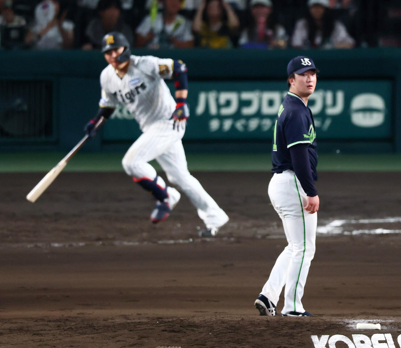阪神対ヤクルト　7回裏阪神1死、吉村貢司郎は大山悠輔にもソロ本塁打を浴びる（撮影・加藤哉）