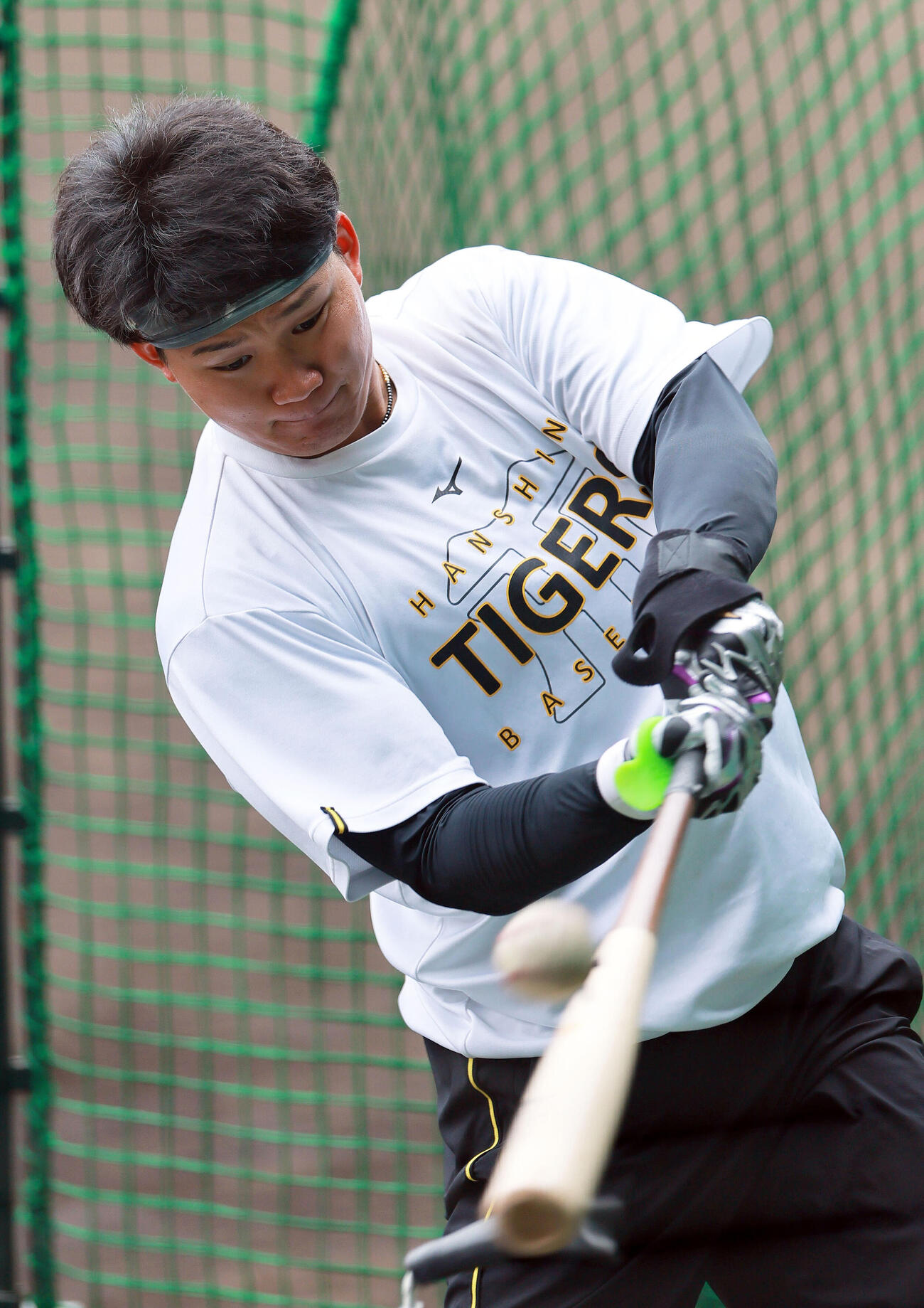 練習に励む阪神森下翔太（2026年6月撮影）