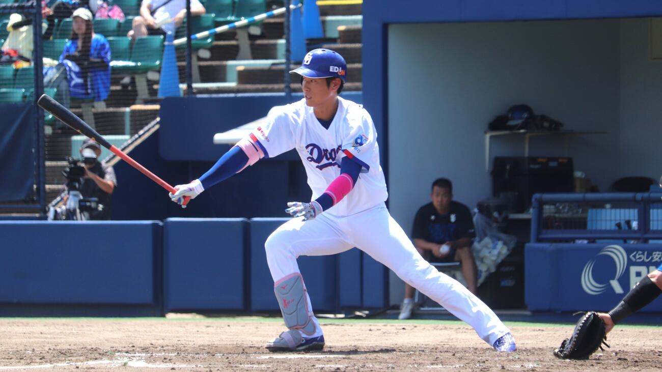 ファームDeNA戦　「6番DH」で約4カ月ぶりに実戦復帰した、中日上林誠知。第1打席は二併殺打（撮影・中島麗）