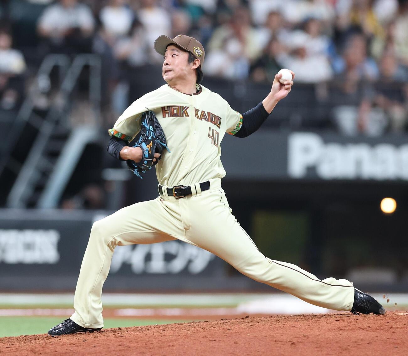 日本ハム対ソフトバンク　9回に登板の島本浩也（撮影・黒川智章）