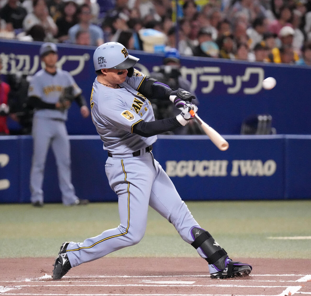中日対阪神　1回表阪神2死、本塁打を放つ森下翔太（撮影・森本幸一）