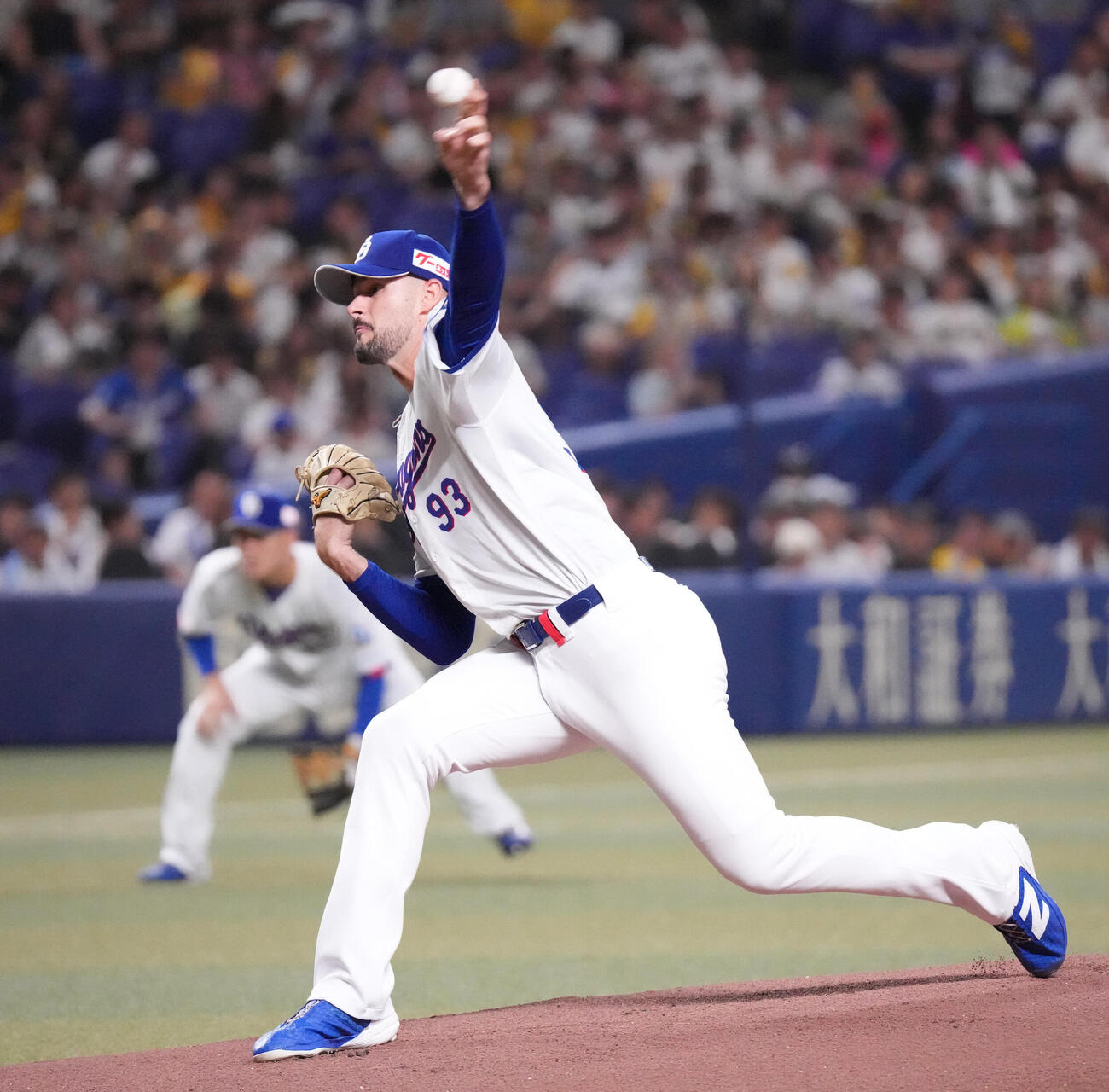 中日対阪神　1回表、登板する中日先発のカイル・マラー（撮影・森本幸一）