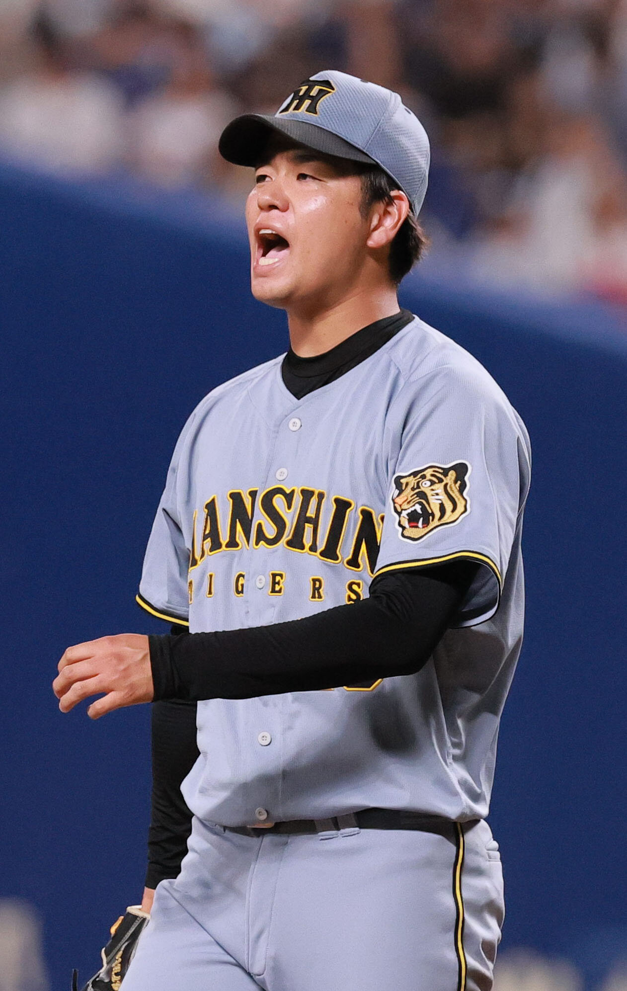 中日対阪神　3回裏、雄たけびを上げる阪神先発の高橋遥人（撮影・上山淳一）