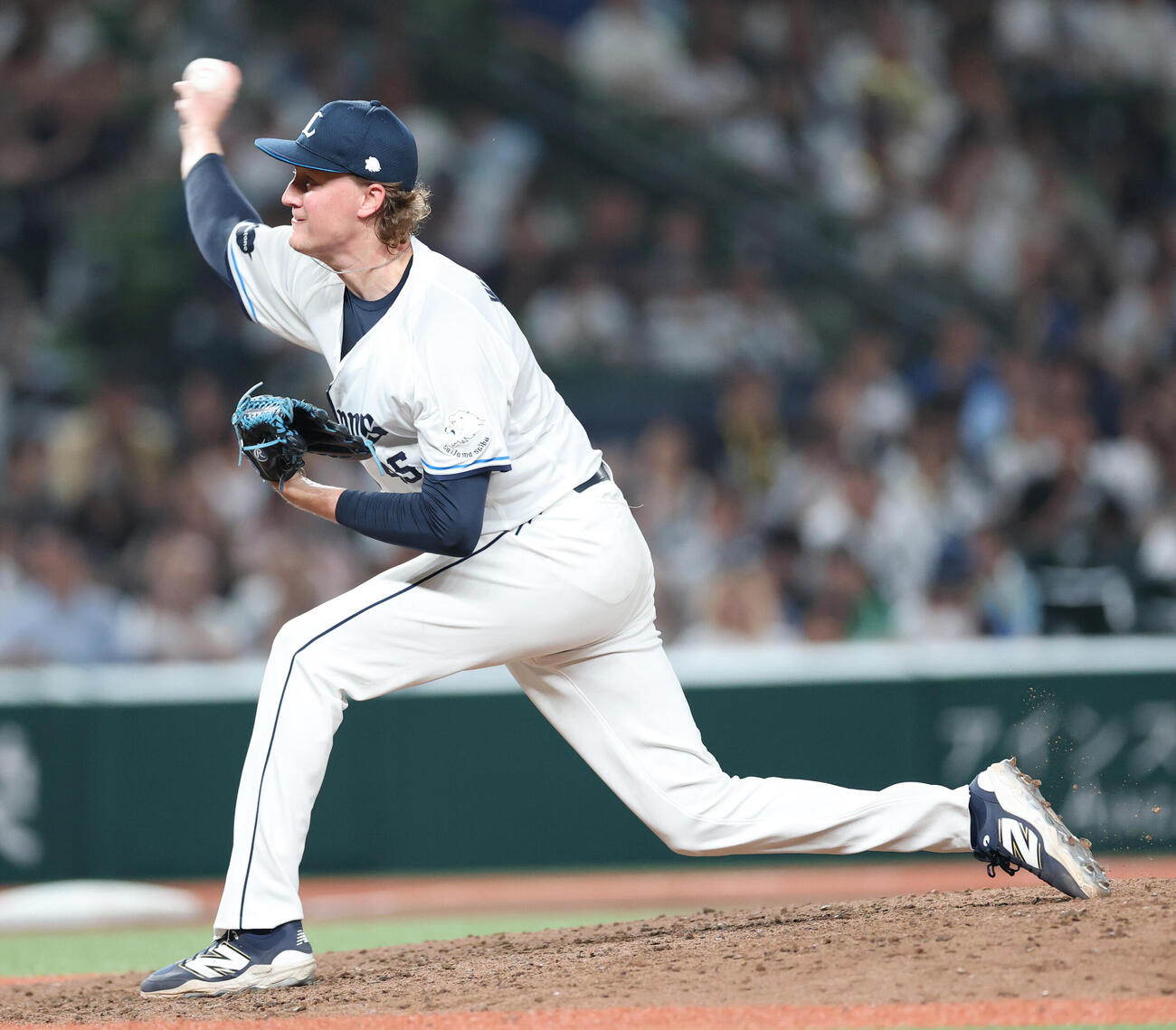西武対ロッテ　西武3番手で登板し力投するウィンゲンター（撮影・増田悦実）