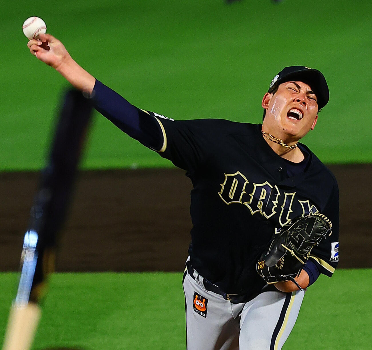楽天対オリックス　力投するオリックス九里亜蓮（撮影・野上伸悟）