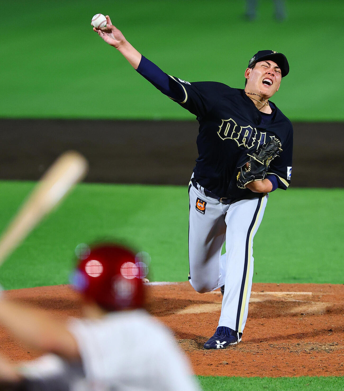 楽天対オリックス　力投するオリックス九里亜蓮（撮影・野上伸悟）