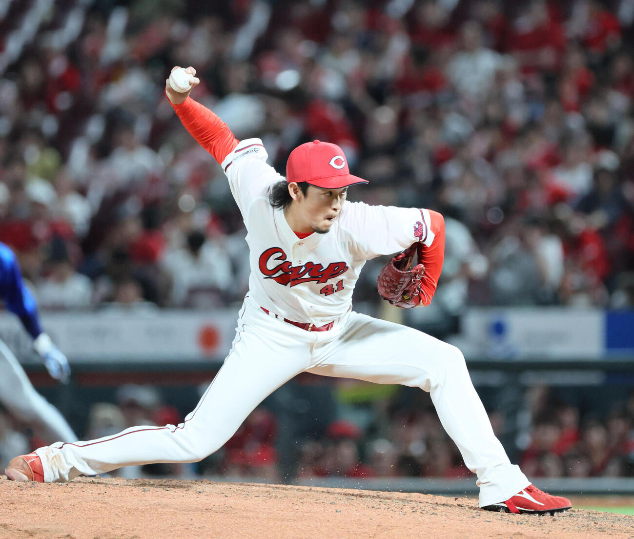 広島対DeNA 9回表DeNA、広島6番手の鈴木健矢（撮影・加藤孝規）