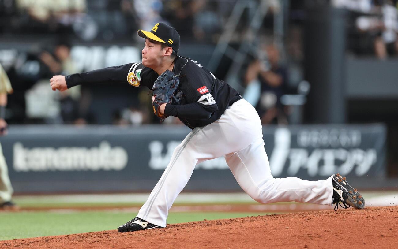 日本ハム対ソフトバンク　3回途中から登板の鈴木豪太（撮影・黒川智章）