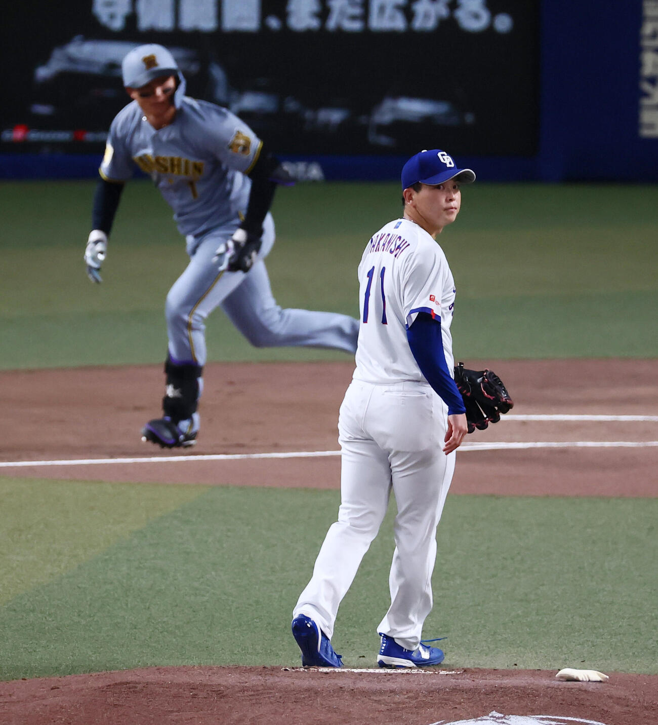 中日対阪神　1回表阪神無死一、三塁、中西聖輝は森下翔太に左へ適時二塁打を打たれ失点する（撮影・加藤哉）