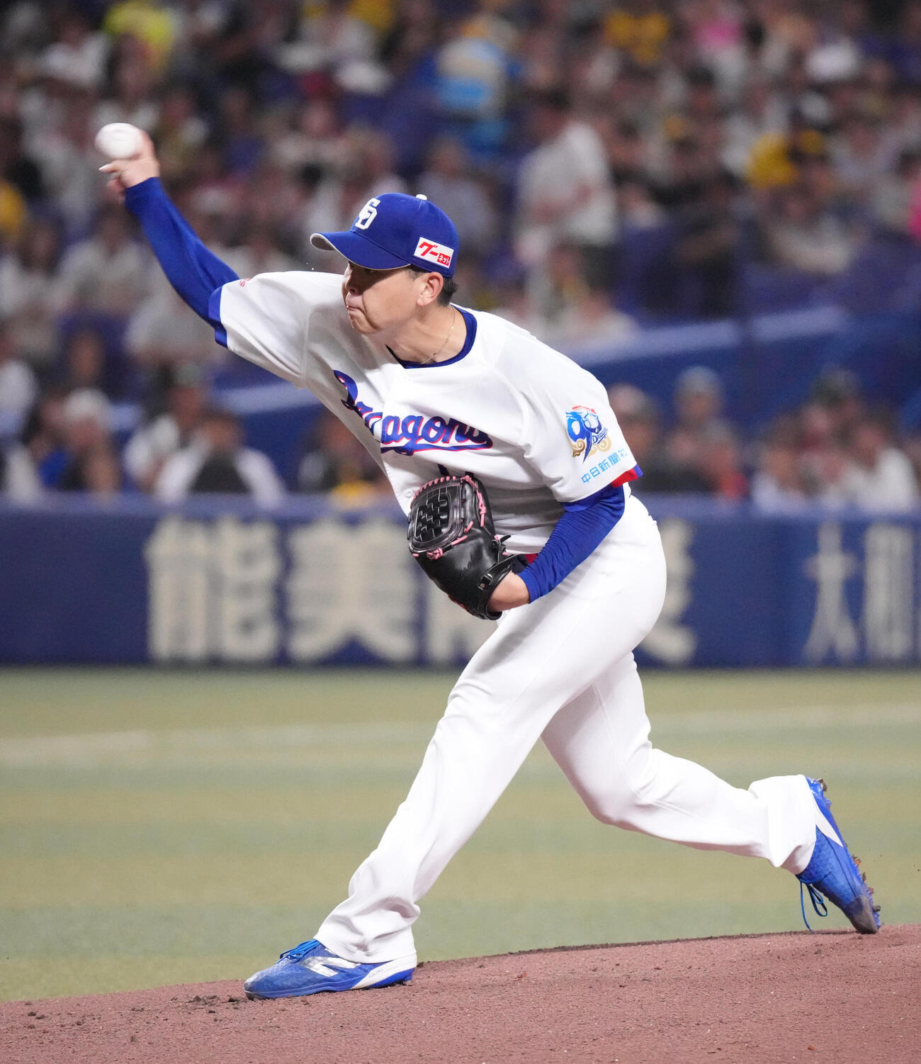 中日対阪神　1回表、登板する中日先発の中西聖輝（撮影・森本幸一）