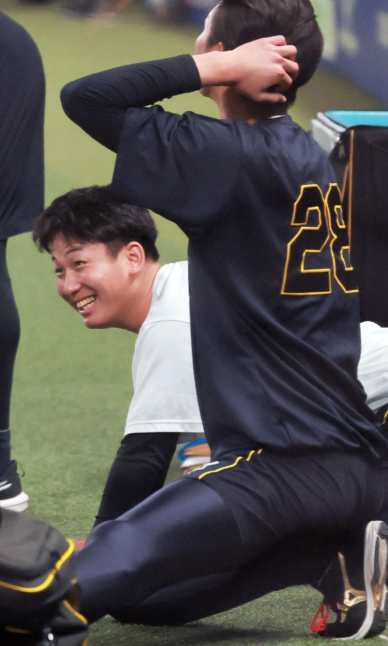 中日対阪神　リラックスした表情をみせる阪神伊原陵人（撮影・上山淳一）