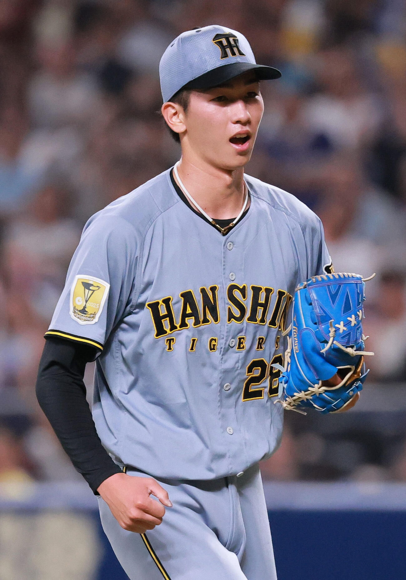 中日対阪神　3回裏中日1死一、三塁、今朝丸裕喜はミゲル・サノーを二ゴロ併殺に仕留める（撮影・上山淳一）