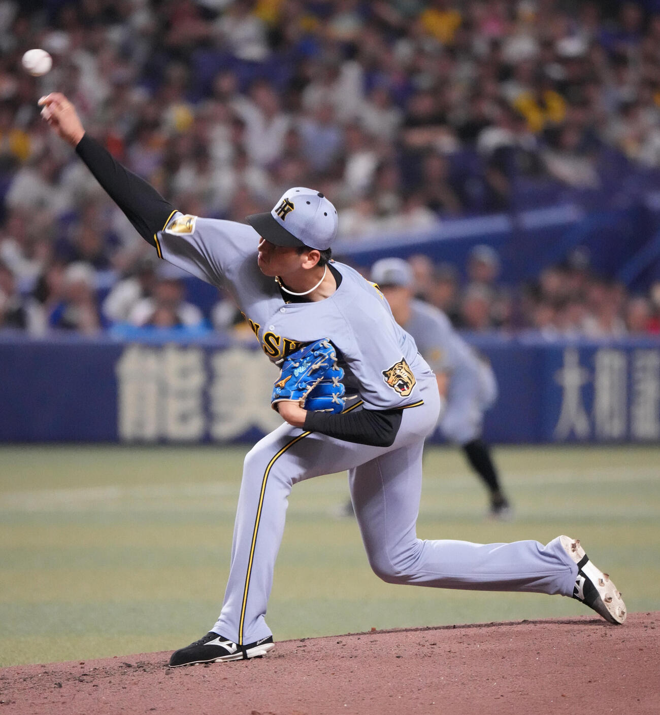 中日対阪神　1回裏、登板する阪神先発の今朝丸裕喜（撮影・森本幸一）