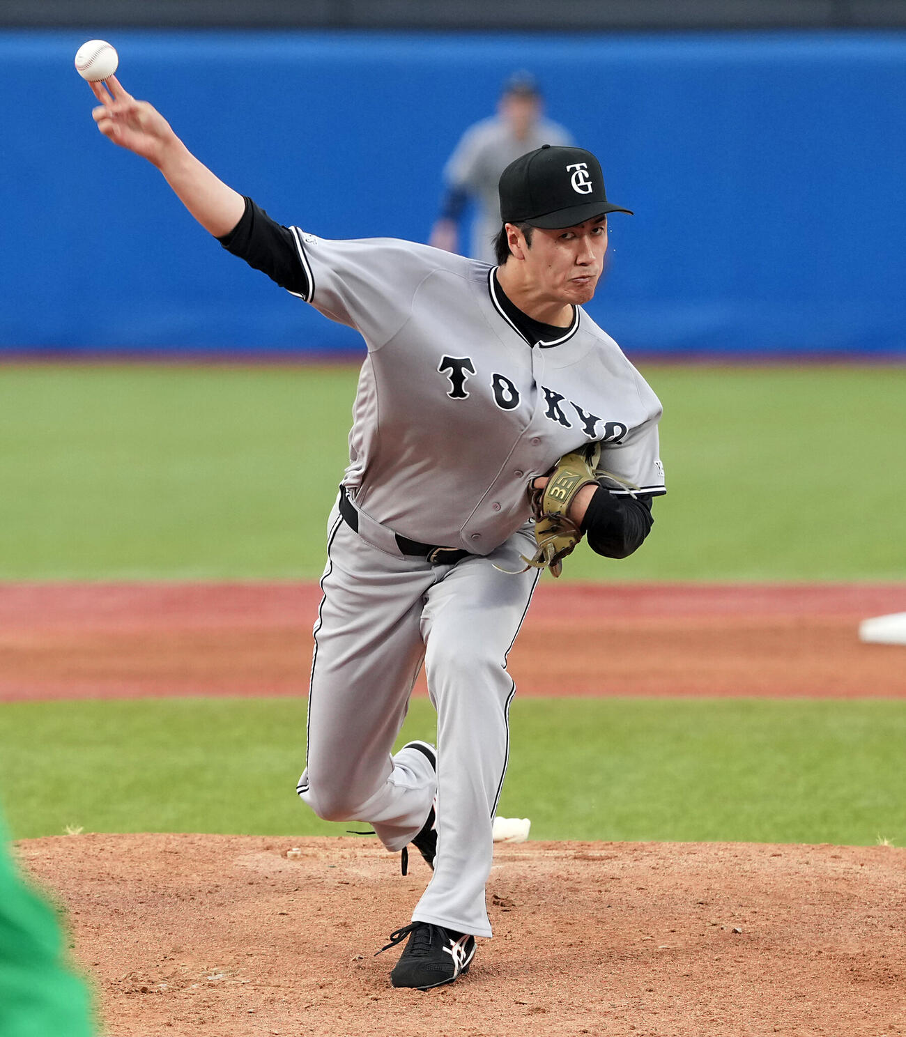 ヤクルト対巨人　巨人の先発西舘勇陽（撮影・たえ見朱実）
