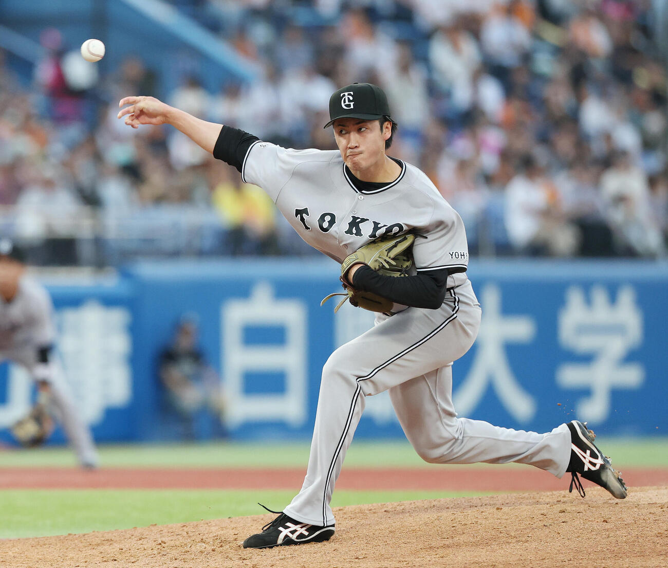 ヤクルト対巨人　巨人先発の西舘勇陽（撮影・宮地輝）