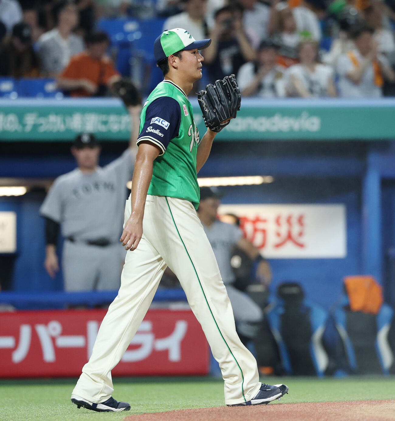 ヤクルト対巨人　5回表巨人2死二塁、浦田俊輔に適時打を浴びる奥川恭伸（撮影・宮地輝）