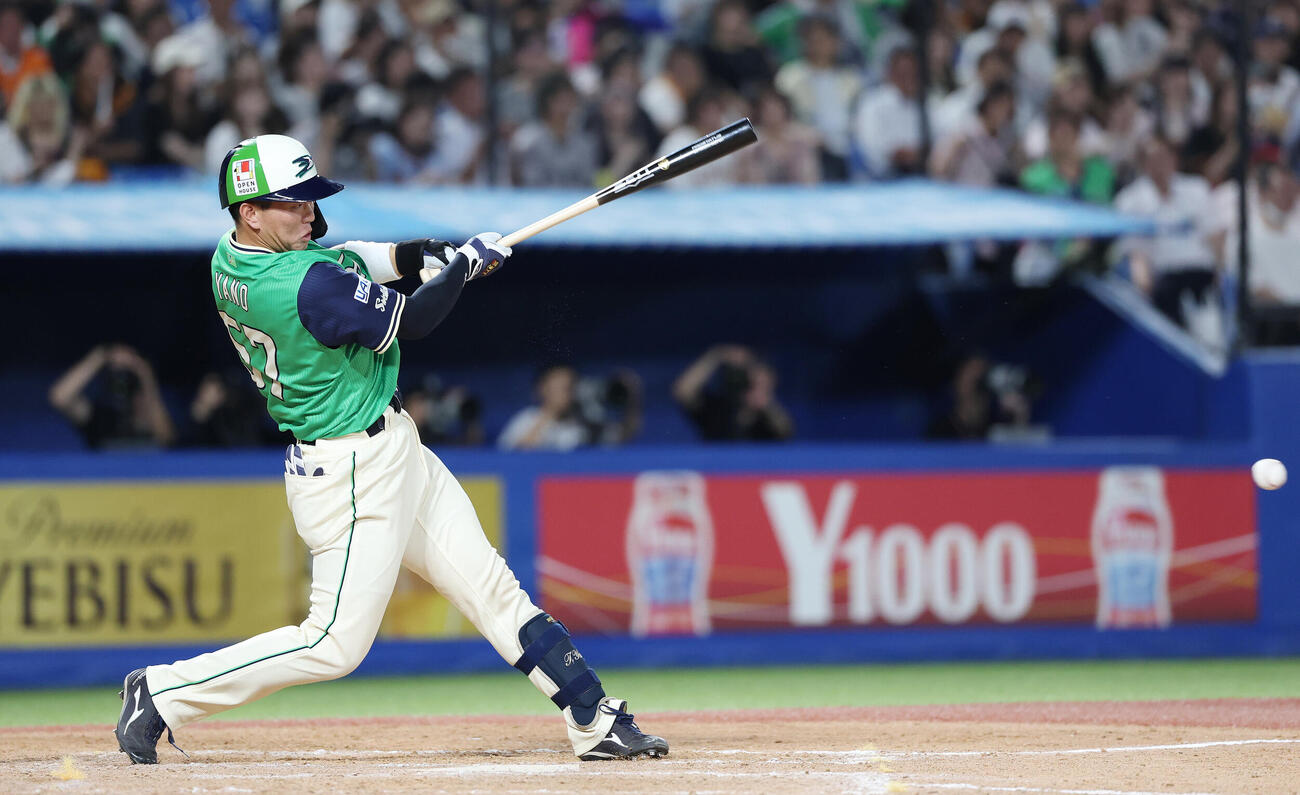 ヤクルト対巨人　8回裏ヤクルト2死、内野安打を放つ矢野泰二郎（撮影・宮地輝）