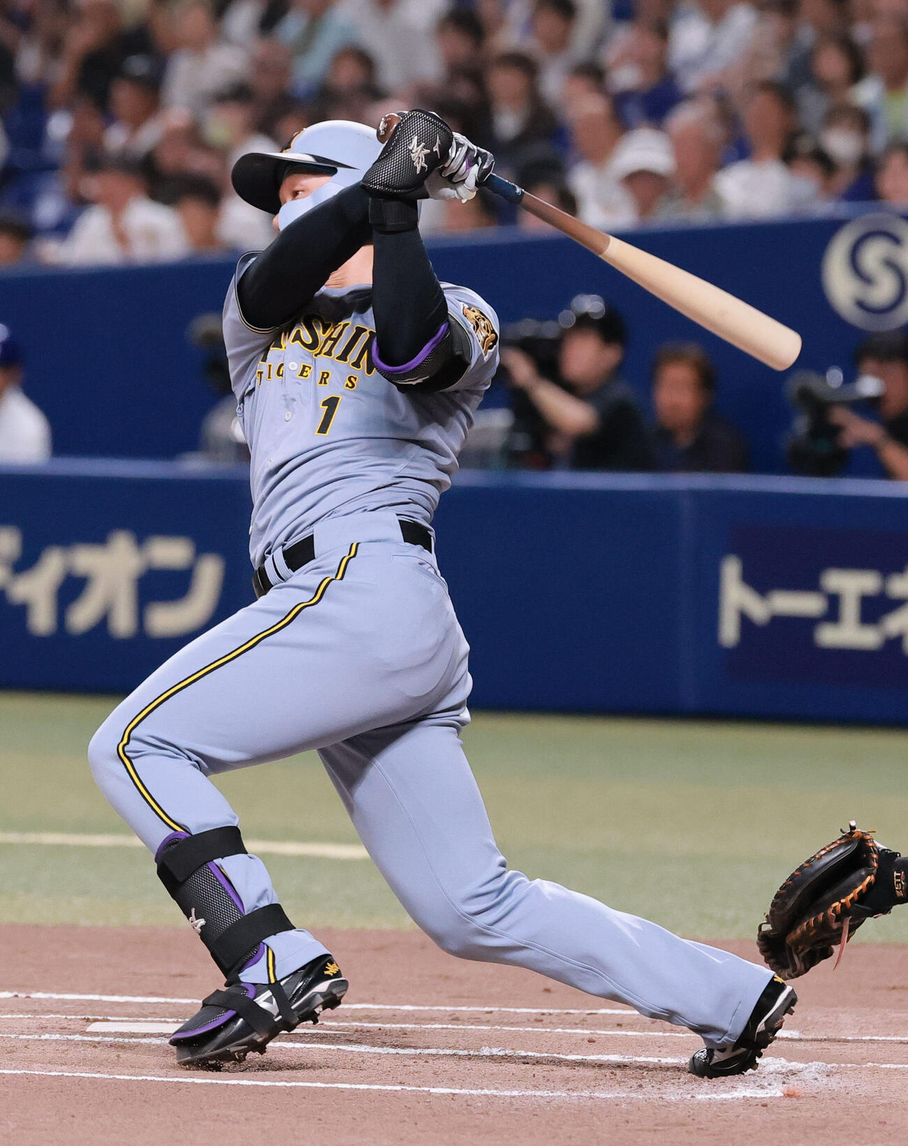 中日対阪神　1回表阪神無死一、三塁、森下翔太は適時二塁打を放つ（撮影・上山淳一）