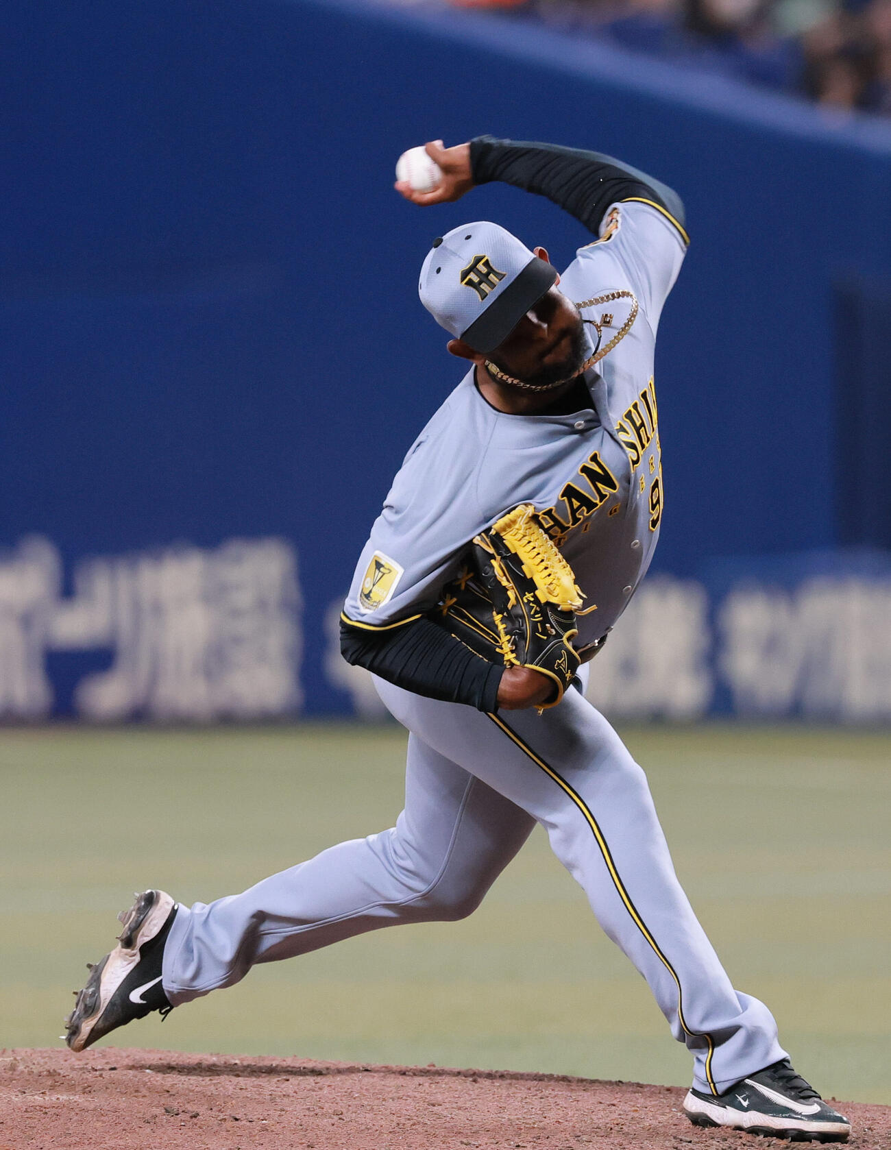 中日対阪神　8回裏に登板する阪神アンダーソン・セベリーノ（撮影・上山淳一）