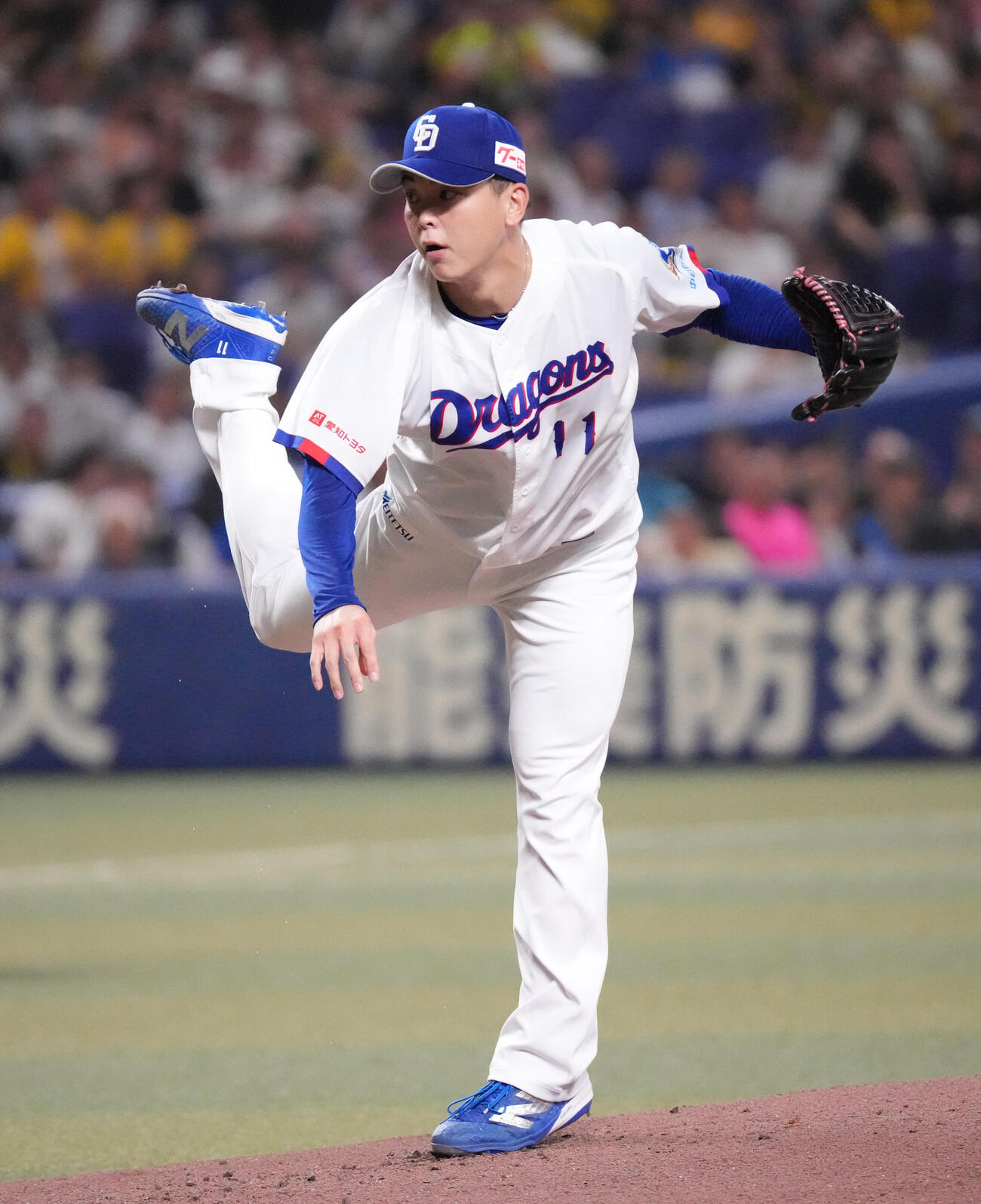 中日対阪神　1回表、登板する中日先発の中西聖輝（撮影・森本幸一）