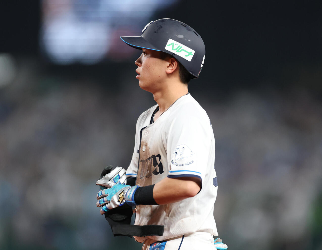 西武対ロッテ　5回裏西武無死、内野安打を放った滝沢夏央（撮影・増田悦実）