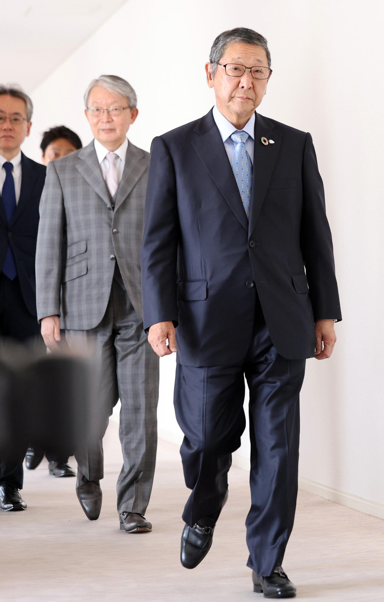 オーナー会議に出席した西武後藤高志オーナー（手前）。後方は巨人山口寿一オーナー（撮影・浅見桂子）