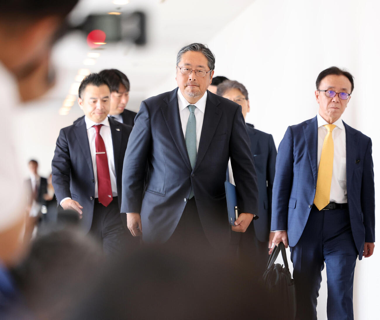 オーナー会議に出席したソフトバンク後藤芳光オーナー代行（中央）（撮影・浅見桂子）