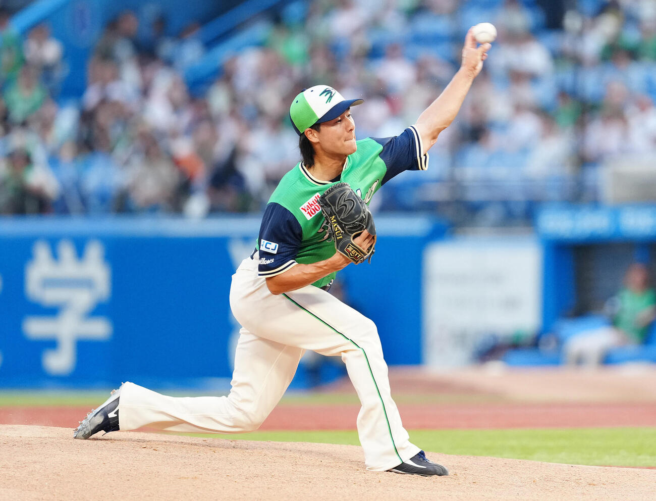 ヤクルト対巨人　力投するヤクルト先発の増居翔太（撮影・鈴木みどり）