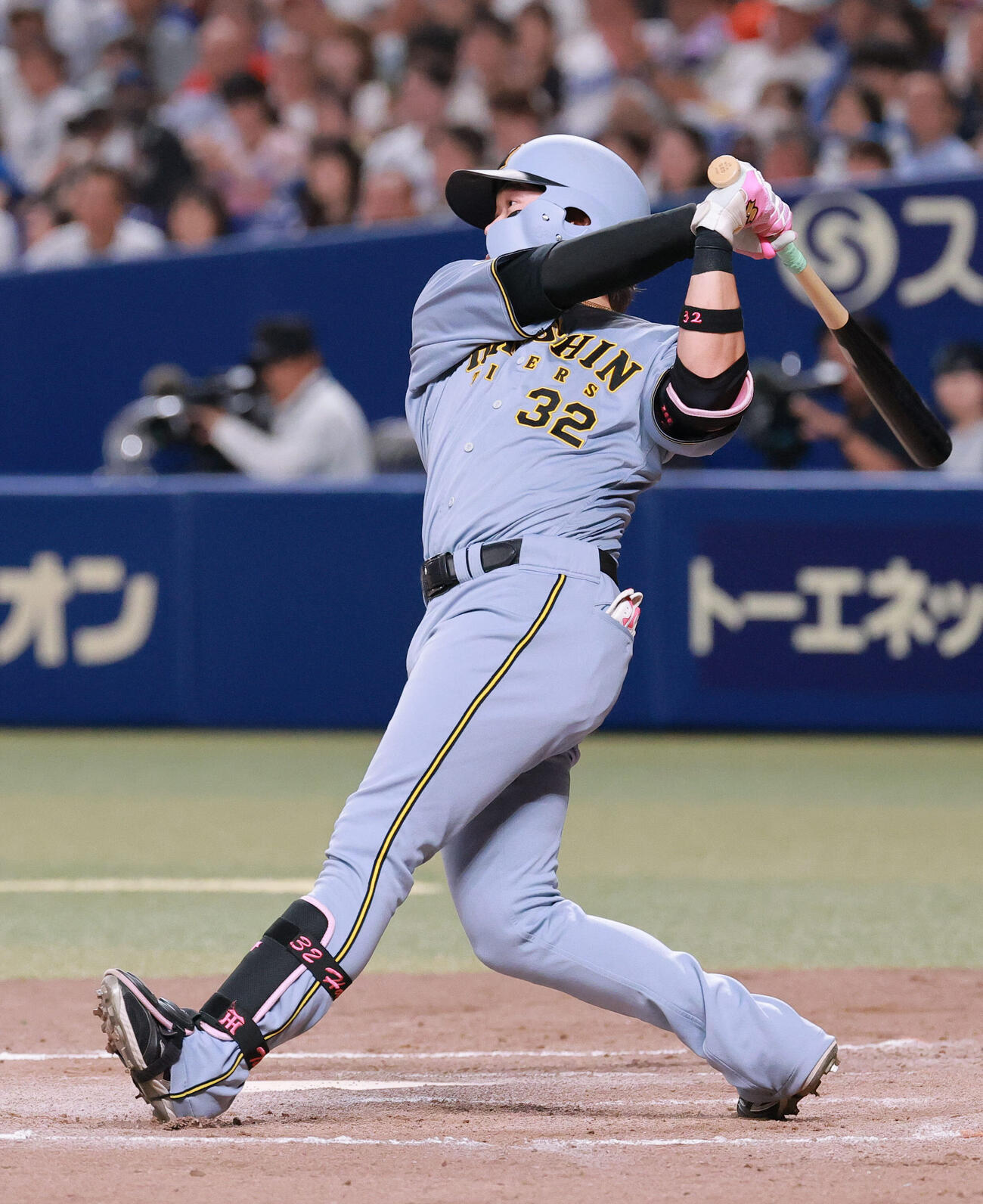 中日対阪神　8回表阪神無死、代打浜田太貴は左越え本塁打を放つ（撮影・上山淳一）