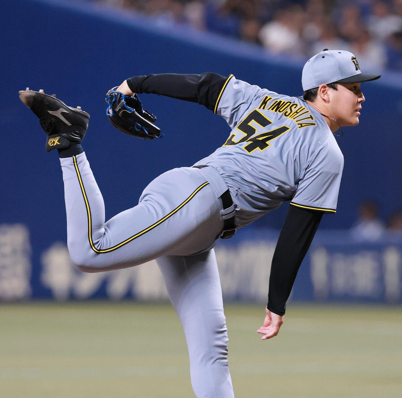 中日対阪神　6回裏に登板する阪神木下里都（撮影・上山淳一）