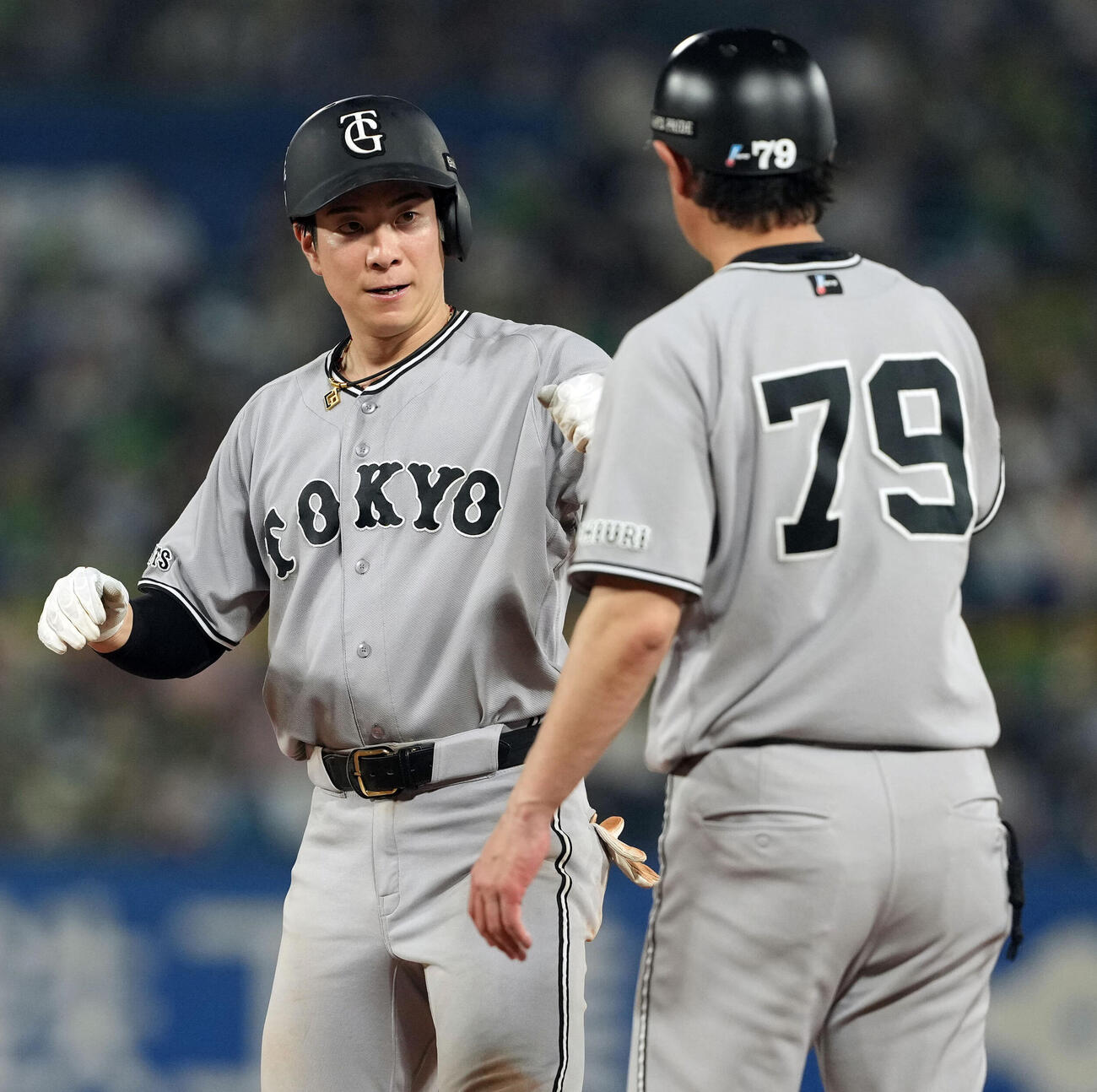 ヤクルト対巨人　8回途表巨人2死、右前打を放った松本剛（撮影・たえ見朱実）