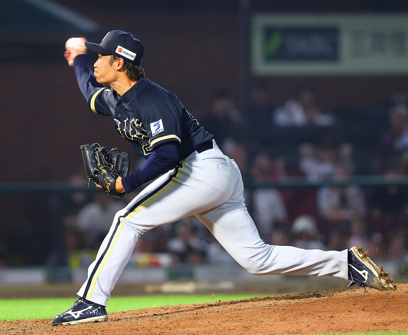 楽天対オリックス　力投するオリックス阿部翔太（撮影・野上伸悟）