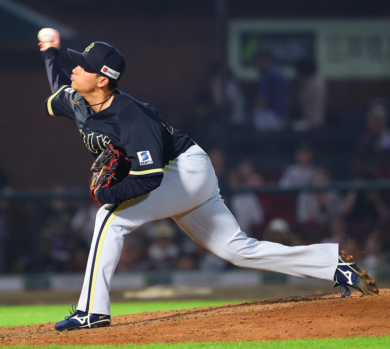 楽天対オリックス　力投するオリックス権田琉成（撮影・野上伸悟）