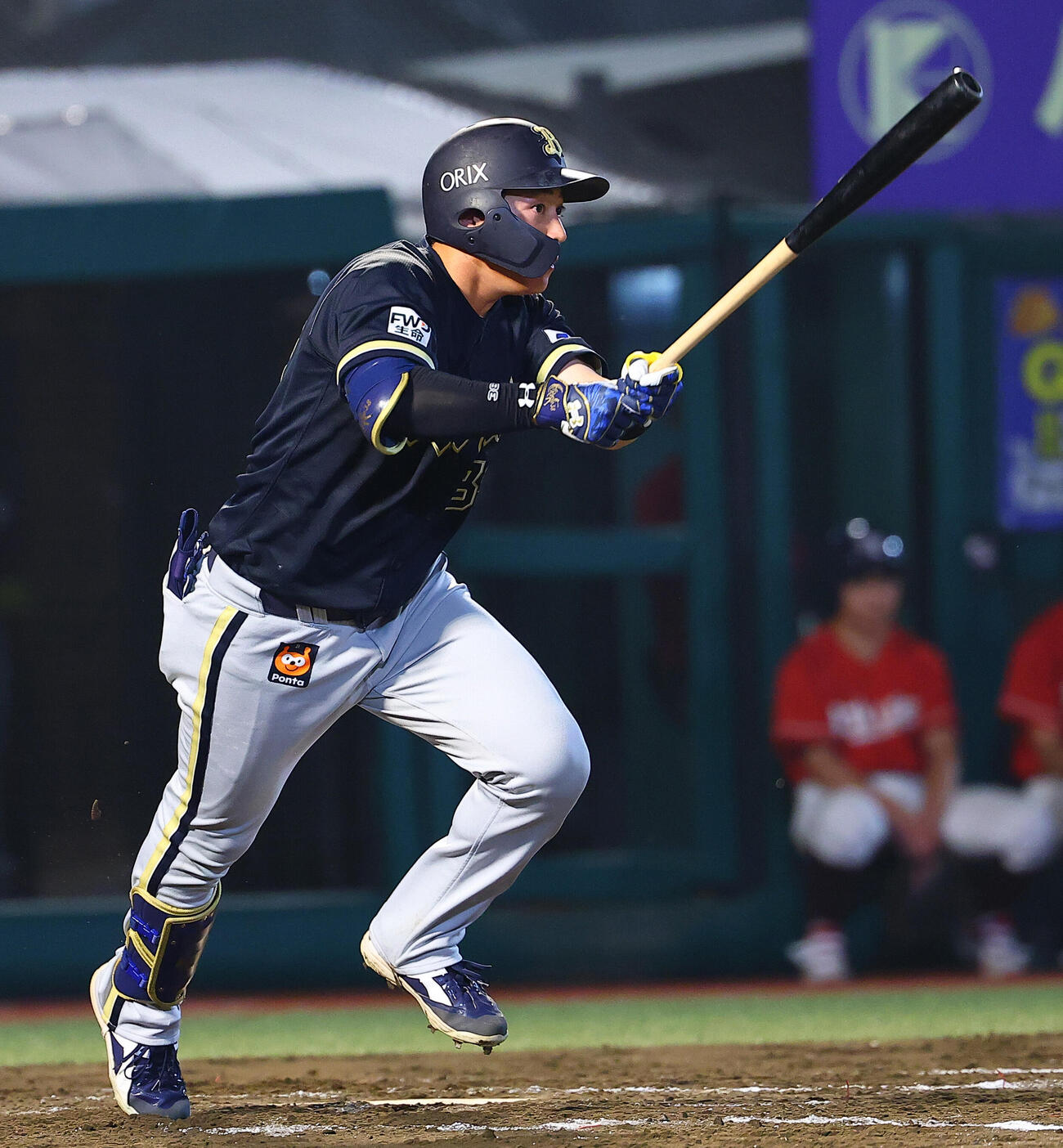 楽天対オリックス　7回表オリックス2死一、二塁、..右前適時打を放つ来田涼斗（撮影・野上伸悟）