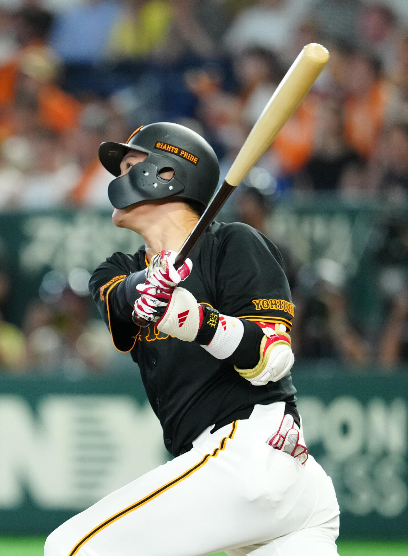巨人対中日　9回裏巨人2死一、二塁、サヨナラ3点本塁打を放つ坂本勇人（撮影・江口和貴）