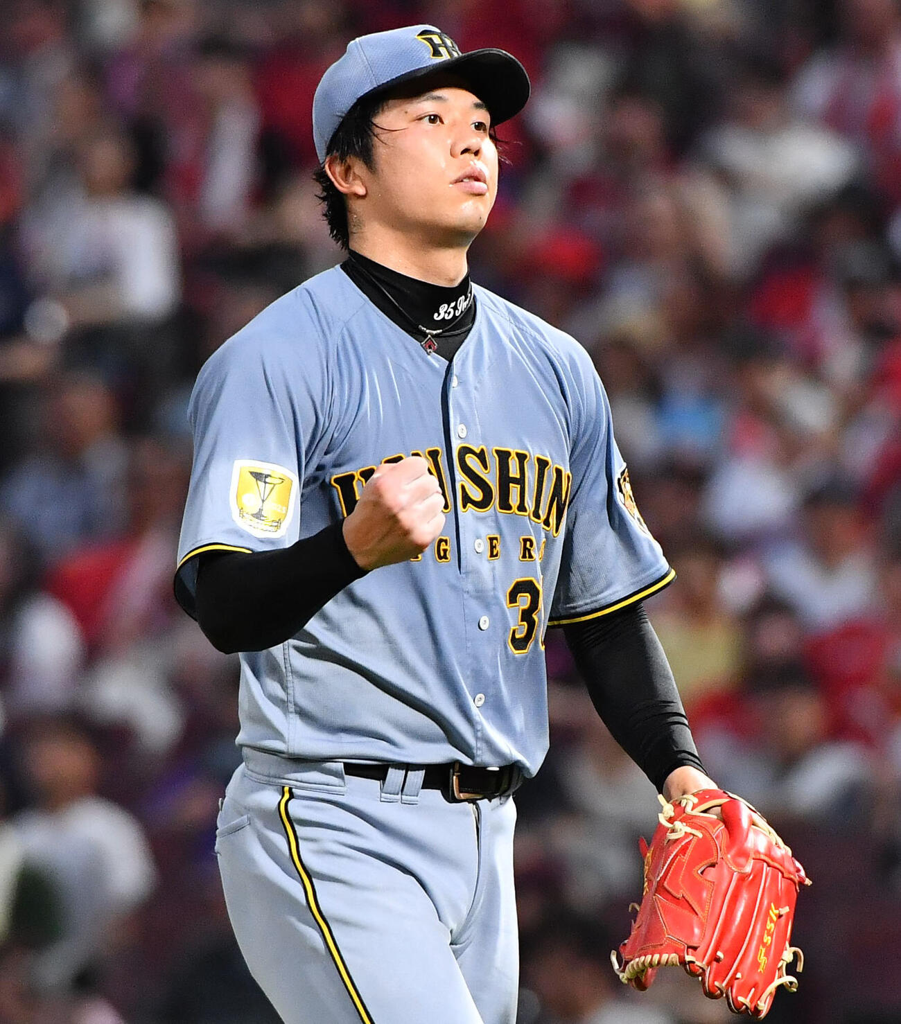 広島対阪神　4回裏広島2死一、三塁、小園海斗を二ゴロに抑え、ガッツポーズする才木浩人（撮影・岩下翔太）
