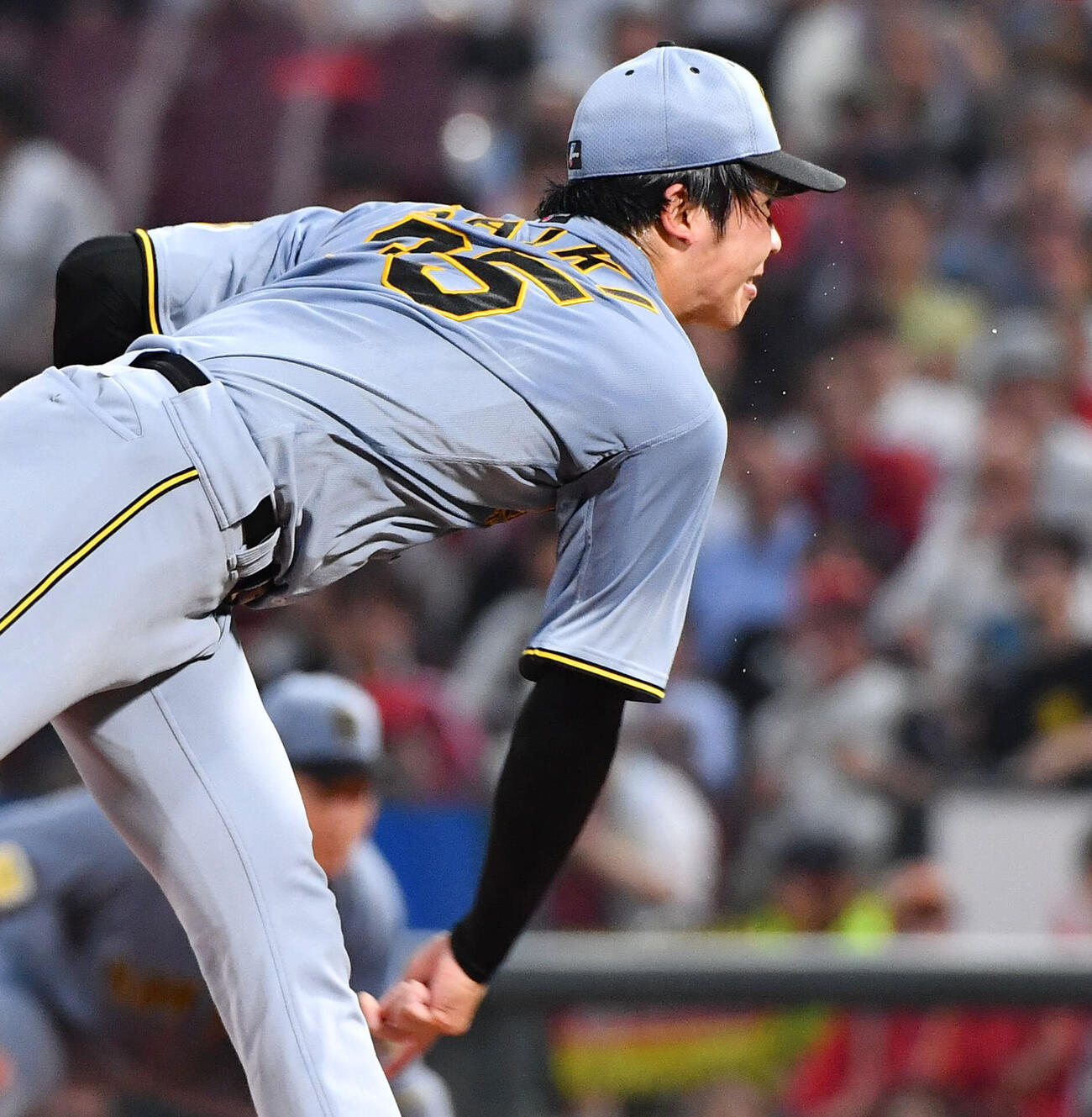 広島対阪神　力投する阪神先発の才木浩人（撮影・岩下翔太）