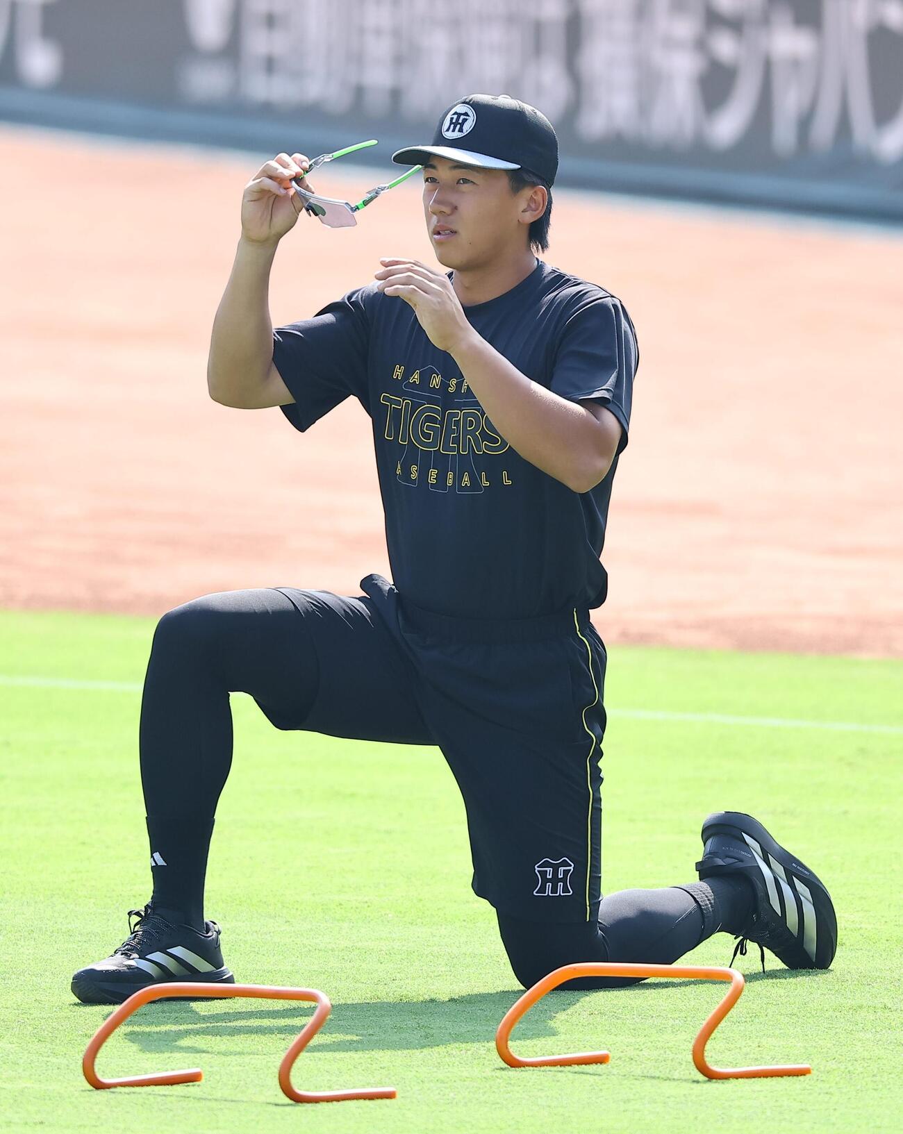 広島対阪神　ウォーミングアップをする立石正広（撮影・上田博志）＝2026年7月18日、マツダスタジアム