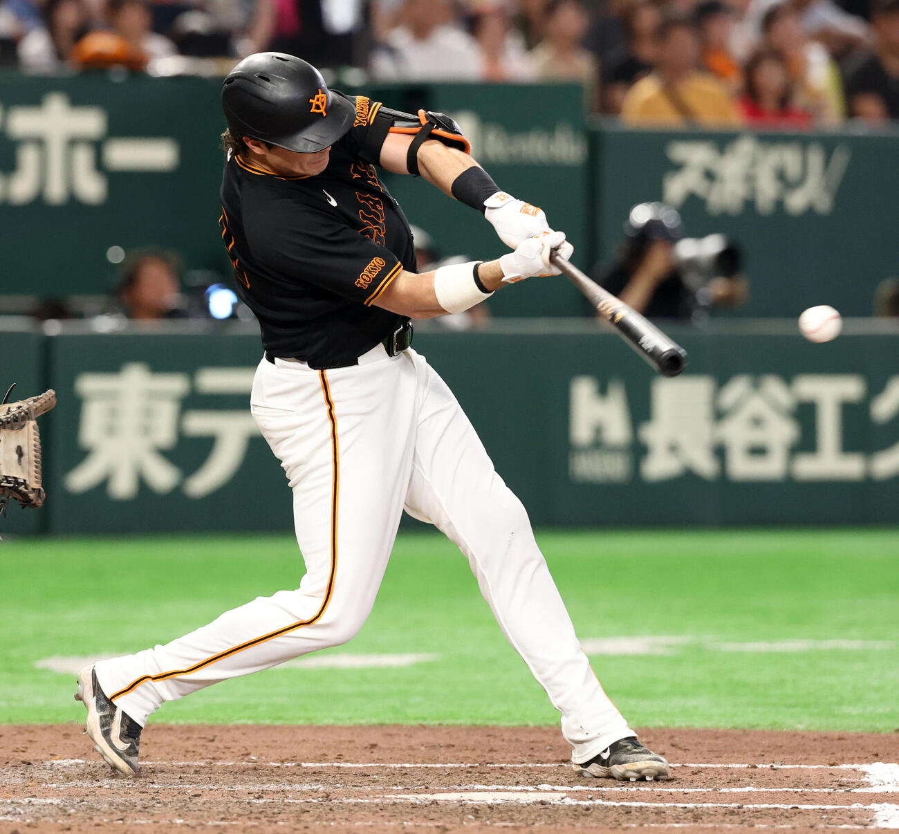 巨人対中日　7回裏巨人2死二塁、ホﾞヒﾞｰ・ダルベックは適時打を放つ（撮影・浅見桂子）