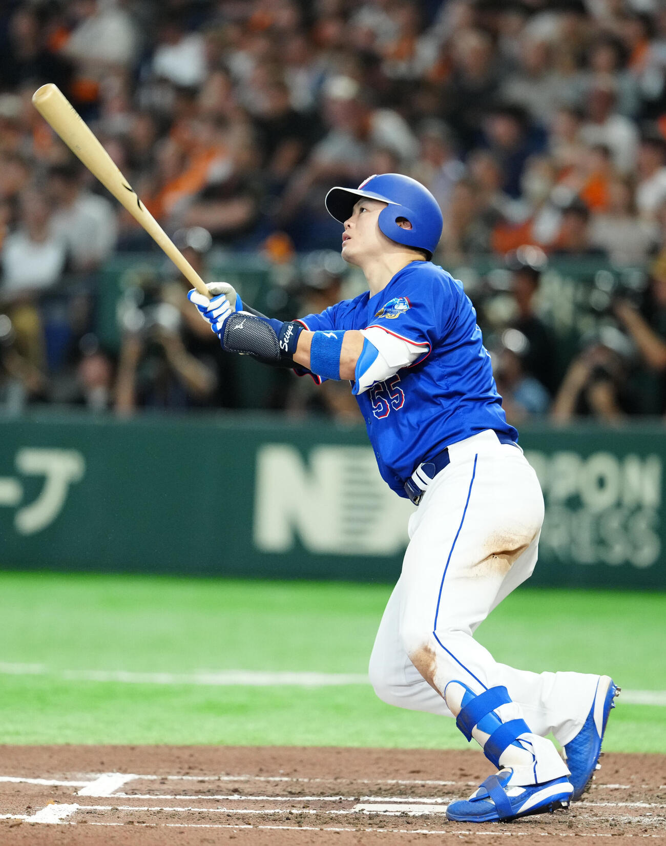 巨人対中日　6回表中日1死、本塁打を放つ細川成也（撮影・江口和貴）