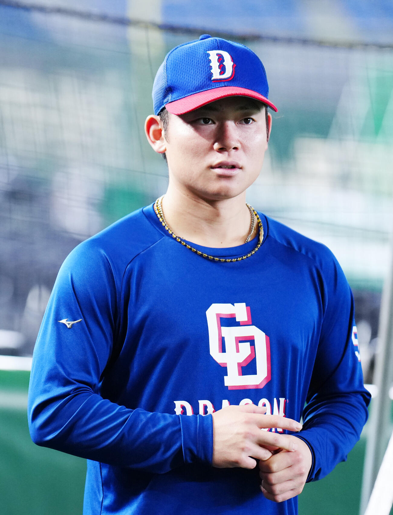 巨人対中日　試合前練習を行う中日村松開人（撮影・江口和貴）